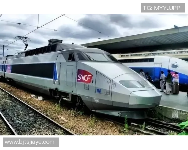 F50与刺客的巅峰对决谁能在速度与操控中胜出